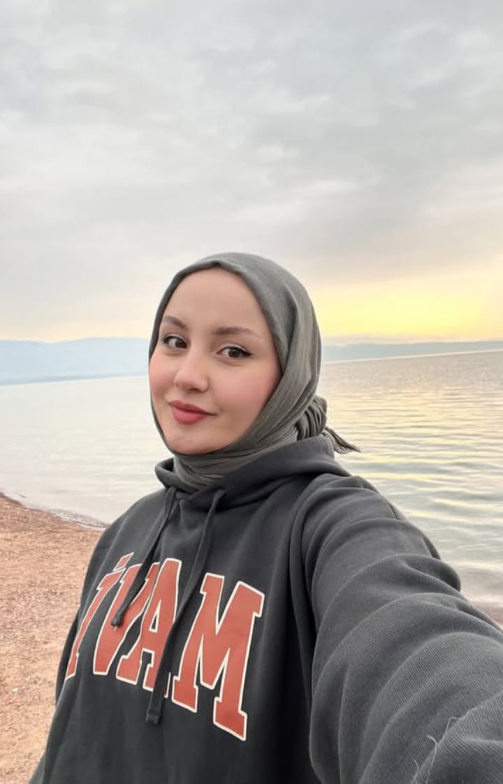 Altınözü Başarıya Odaklanmış Kadın Escort Serap